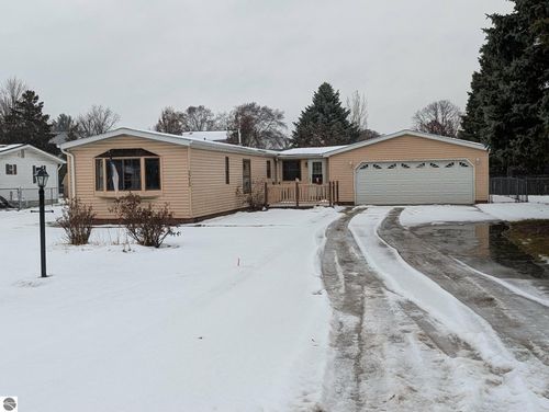 5215 Bertshire Dr, Mt Pleasant, MI, 48858-1150 | Card Image