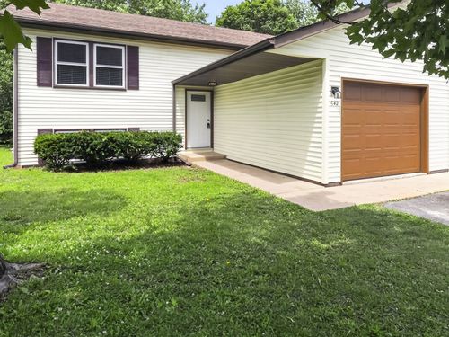 642 Swan Dr, Grayslake, IL, 60030-1393 | Card Image