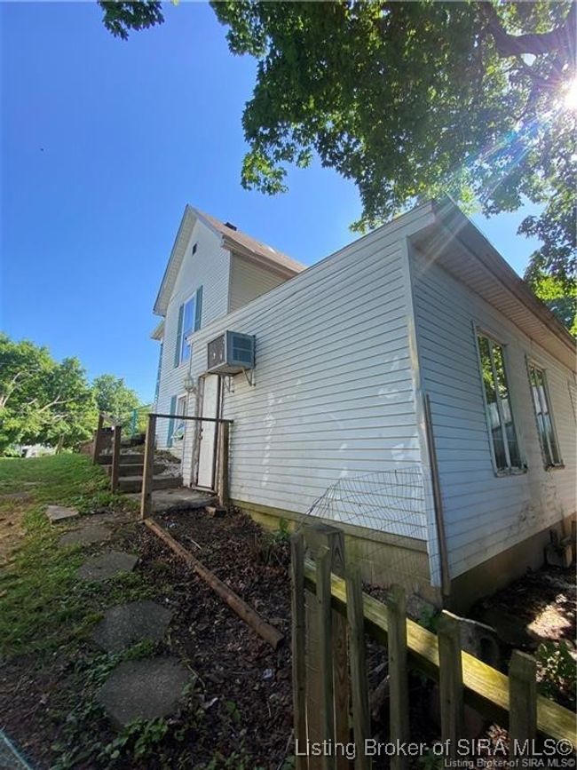 319 E Walnut St, Home with 3 bedrooms, 1 bathrooms and null parking in Corydon IN | Image 10