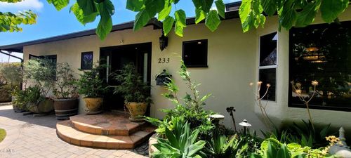 233 Agnus Dr, Ventura, CA, 93003-1001 | Card Image