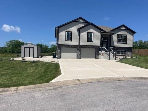3102 Katy Trail Dr, Harrisonville, MO, 64701-4383 | Card Image