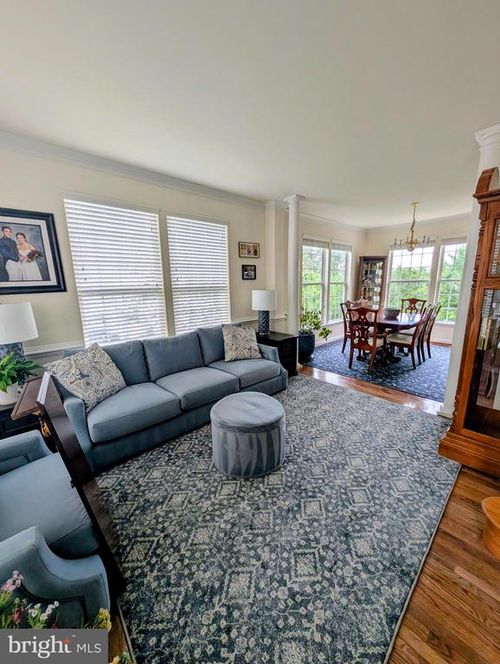 530 Estate Ave, WARRENTON, VA, 20186-2651 | Card Image