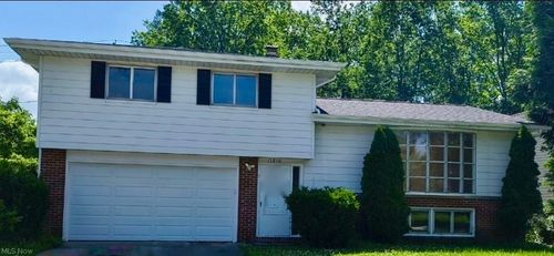 13810 Martin Dr, Garfield Heights, OH, 44125-5235 | Card Image