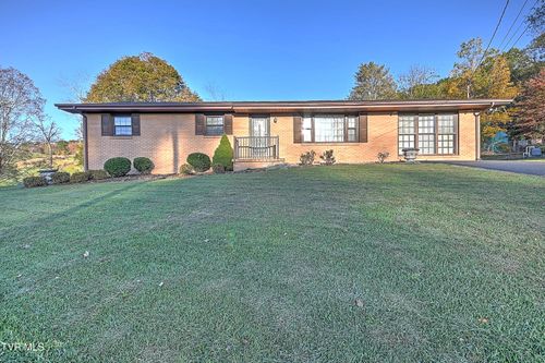 7323 White Pine Cir, Bristol, VA, 24202-1862 | Card Image