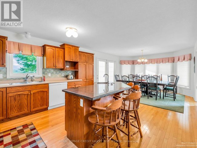 295146 - 8th Line, Home with 3 bedrooms, 3 bathrooms and 20 parking in Amaranth ON | Image 9