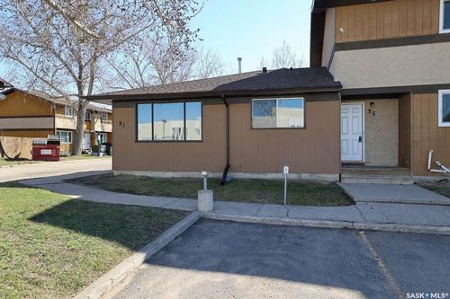 31 Mackenzie Way, Regina, SK, S4N5M7 | Card Image