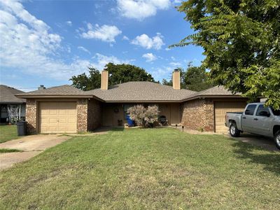 1428 Briar Circle, Home with 4 bedrooms, 2 bathrooms and null parking in Crowley TX | Image 1