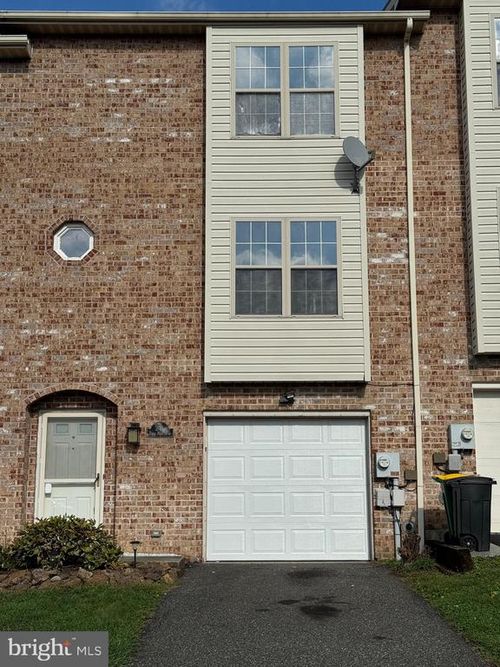 241 Flint Hill Rd, ALBURTIS, PA, 18011-9341 | Card Image