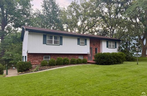 3012 Topeka Ln, Lawrence, KS, 66047-2723 | Card Image