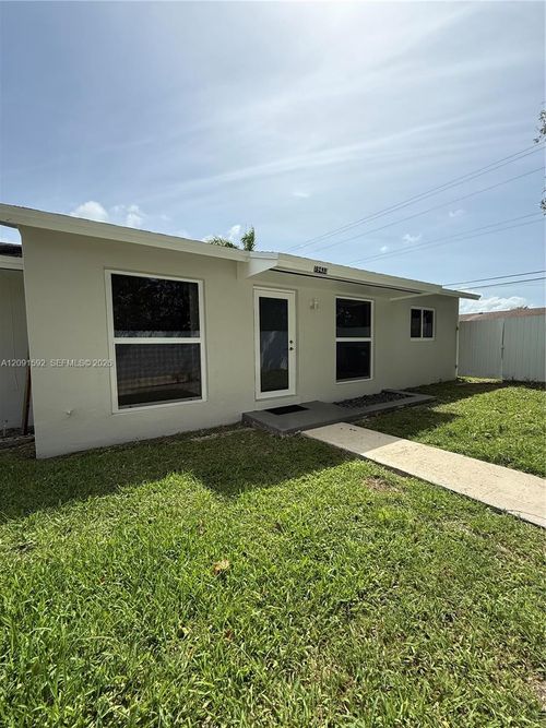 19433-19433 Sw 103rd Ct, Cutler Bay, FL, 33157-8558 | Card Image