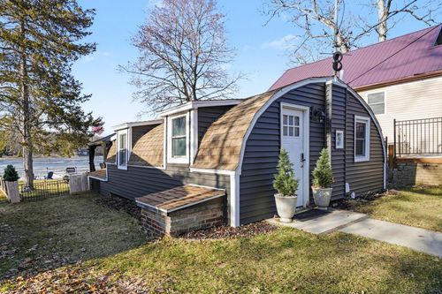 642 Swains Lake Dr, Concord, MI, 49237-9540 | Card Image