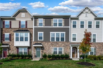 640 Amarth Ln., Townhouse with 3 bedrooms, 2 bathrooms and 2 parking in Cranberry Twp PA | Image 1