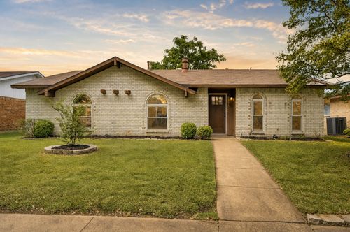 2733 Teakwood Dr, Garland, TX, 75044-5943 | Card Image