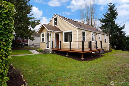 10633 21st Ave Sw, Seattle, WA, 98146-2032 | Card Image