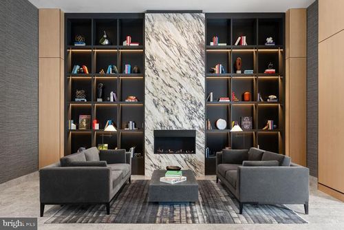 apt-29d-210 S 12th St, PHILADELPHIA, PA, 19107-6339 | Card Image