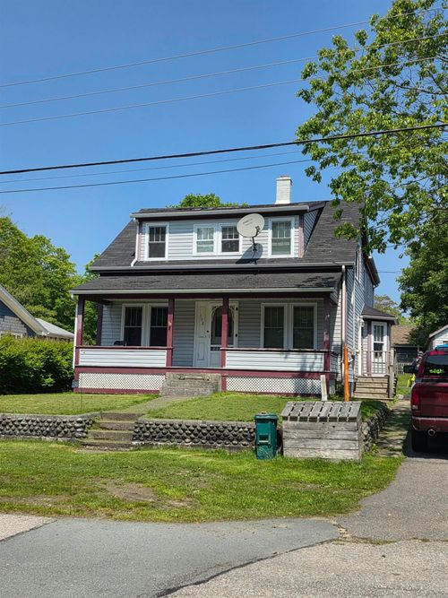 198 Mowatt St, Shelburne, NS, B0T1W0 | Card Image