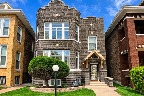 6733 S Maplewood Ave, CHICAGO, IL, 60629-1808 | Card Image