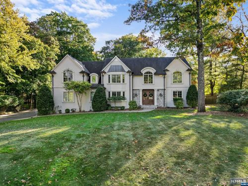 8 Canterbury Court, Upper Saddle River, NJ, 07458 | Card Image