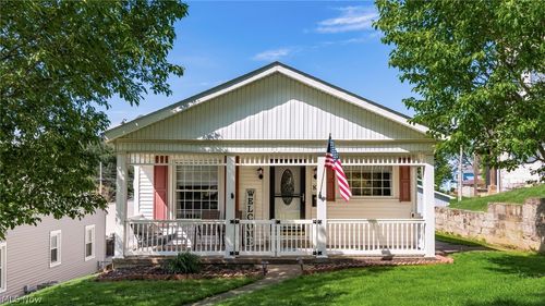 821 Stewart Ave, Cambridge, OH, 43725-1825 | Card Image