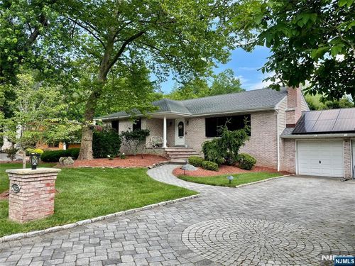 443 Lynn St, Harrington Park, NJ, 07640-1131 | Card Image