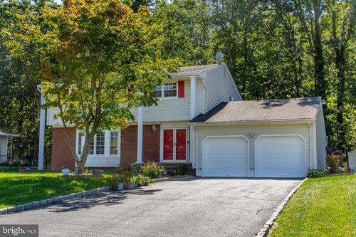 14 Woodmere Rd, North Brunswick, NJ, 08902-1017 | Card Image