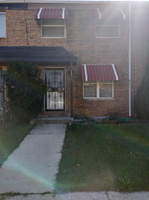 2011 E 78th St, Chicago, IL, 60649-5024 | Card Image