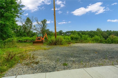 LOT 1 Beaver Grade Rd, Mc Kees Rocks, PA, 15136-1101 | Card Image