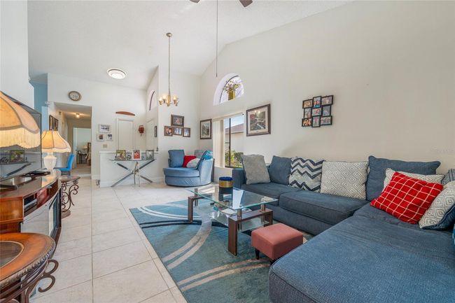 98 Lakepointe Cir, Townhouse with 3 bedrooms, 2 bathrooms and null parking in KISSIMMEE FL | Image 6