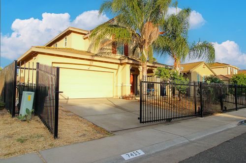 7411 Whisperwillow Dr, Sacramento, CA, 95828-4169 | Card Image