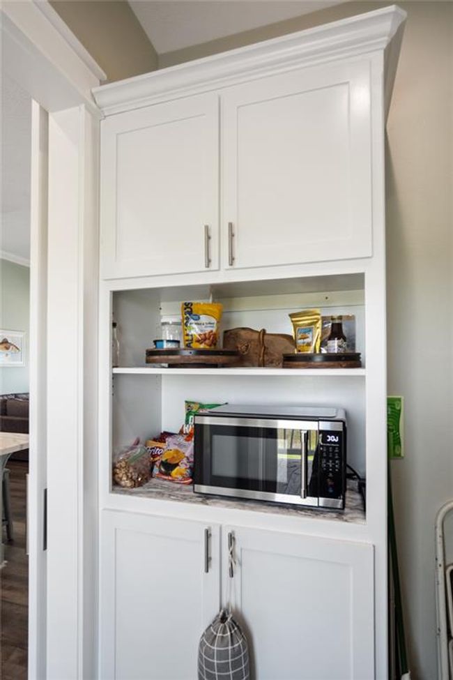 1301 Lagoon Dr, House other with 3 bedrooms, 2 bathrooms and 1 parking in Crystal Beach TX | Image 29