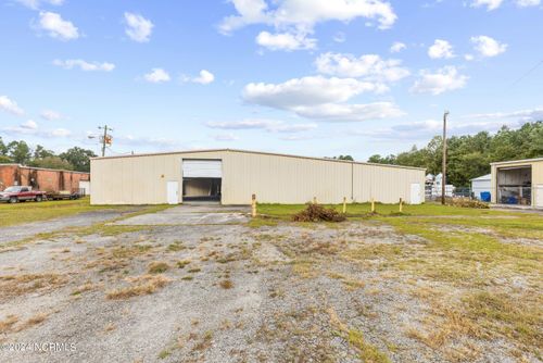 611 N Sycamore St, Rose Hill Street, Rose Hill, NC, 28458 | Card Image