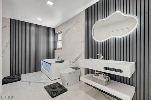 6352 Peppermill Dr, Las Vegas, NV, 89146-3016 | Card Image