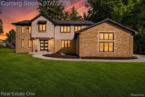 2141 Hickory Leaf Ct N, Rochester Hills, MI, 48309-3719 | Card Image