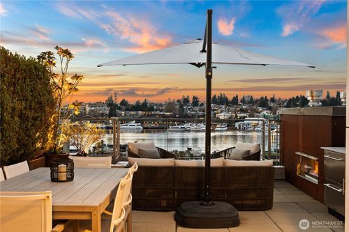 2832 Fairview Ave E, Seattle, WA, 98102-3014 | Card Image