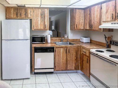 207-7561 Nw 1st St, Margate, FL, 33063-7538 | Card Image