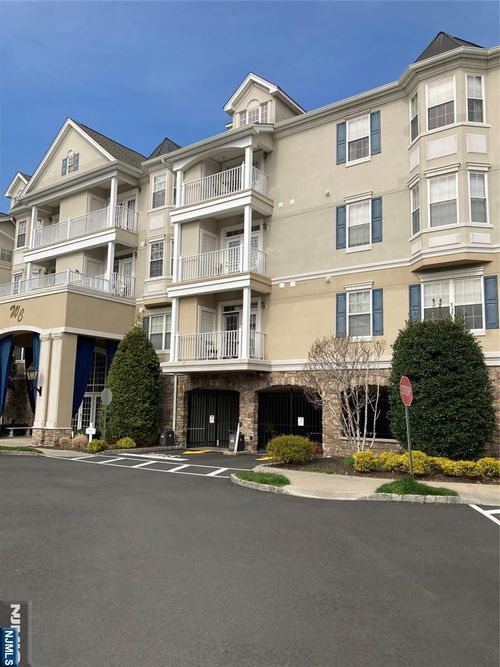 175 Rochelle Ave, Rochelle Park, NJ, 07662-4107 | Card Image