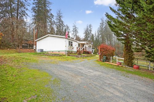 218 Hessar St, Grants Pass, OR, 97527-5122 | Card Image