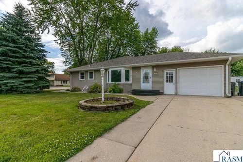 100 Meadow Ln, Mankato, MN, 56001-4909 | Card Image