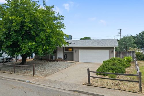 1289 Hemlock Ave, Anderson, CA, 96007-4010 | Card Image