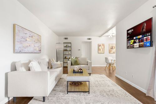 apt-207-2800 Escada Dr, Farmers Branch, TX, 75234-6900 | Card Image