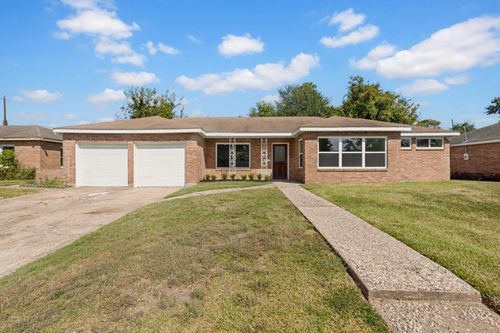 3511 Arbor St, Houston, TX, 77004-6422 | Card Image