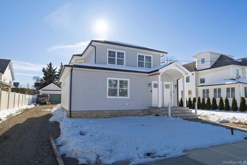 8 1st St, Lynbrook, NY, 11563-4104 | Card Image