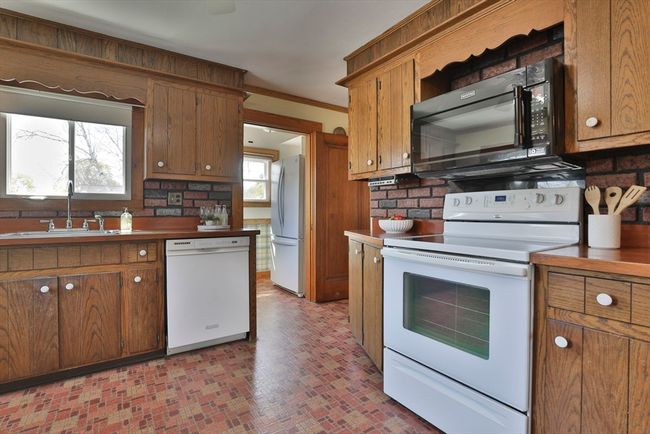 18 Eastern Ave, House other with 3 bedrooms, 1 bathrooms and 3 parking in Wakefield MA | Image 20