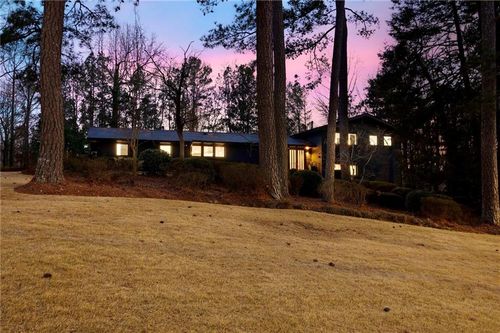 1534 Cooper Lake Rd Se, Smyrna, GA, 30082-4807 | Card Image