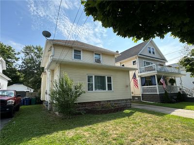 33 Whitfield Avenue, House other with 3 bedrooms, 1 bathrooms and null parking in Buffalo NY | Image 2