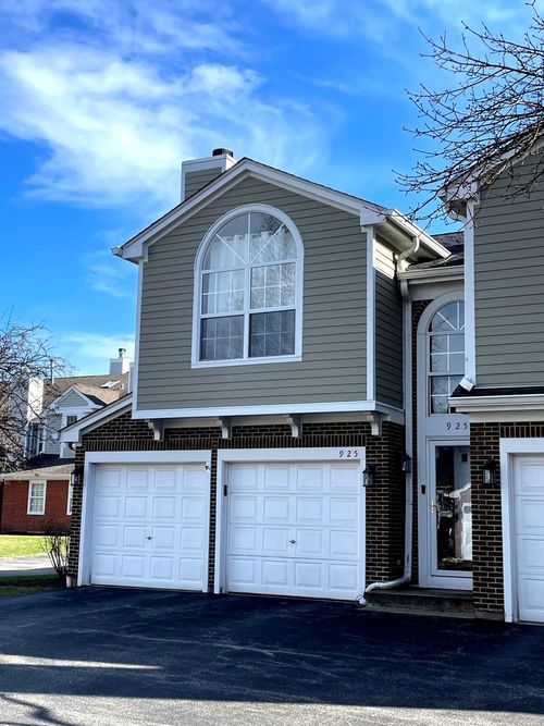 925 Ann Arbor Ln, Vernon Hills, IL, 60061-3425 | Card Image