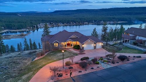 10673 W Lakeside Ln, Nine Mile Falls, WA, 99026-9490 | Card Image