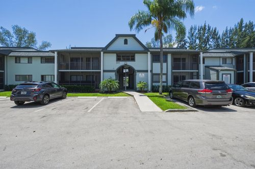 108-6-468 Ne 206th Ln, Miami, FL, 33179-1887 | Card Image