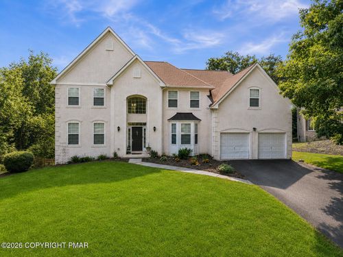 137 Outlook Ct, East Stroudsburg, PA, 18302-6700 | Card Image
