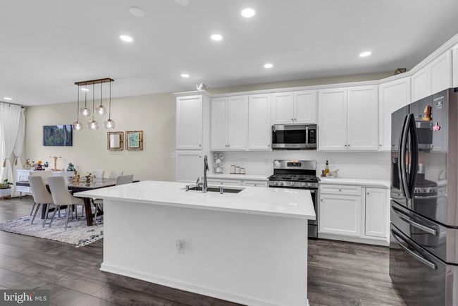 51 Begonia Ln, Townhouse with 3 bedrooms, 3 bathrooms and null parking in MONROE TOWNSHIP NJ | Image 7